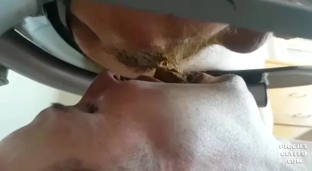 A toilet slave’s life under the rimchair