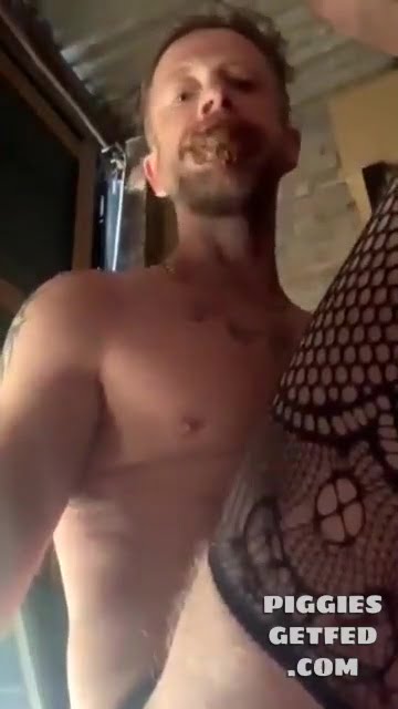 Faggot feasts on shit